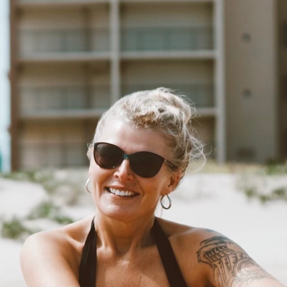 Meet your Posher, Marci - Picture 1 of 1